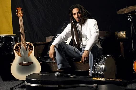 Julian Marley, Lionheart, Sto zvířat, Discoballs a Nasty na MS 2016