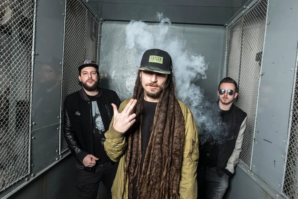 POKYMAN A LUKIE FWD FEAT. DJ SIMPLE SAMPL