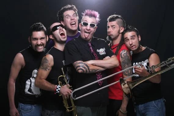 The Bones, The Locos, The Real McKenzies, The Fialky a Punk Floid na MS 2016