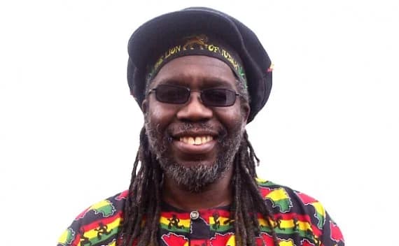 MACKA B