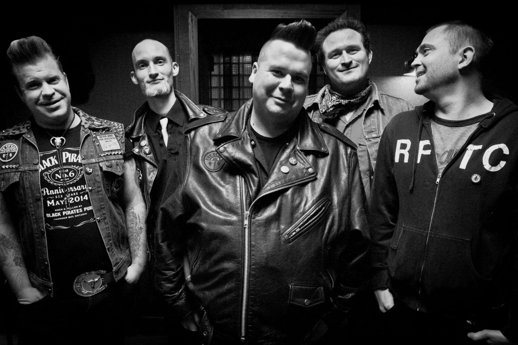 Mighty Cross Sounds s Raygun Cowboys a Gold'n'Drunkards