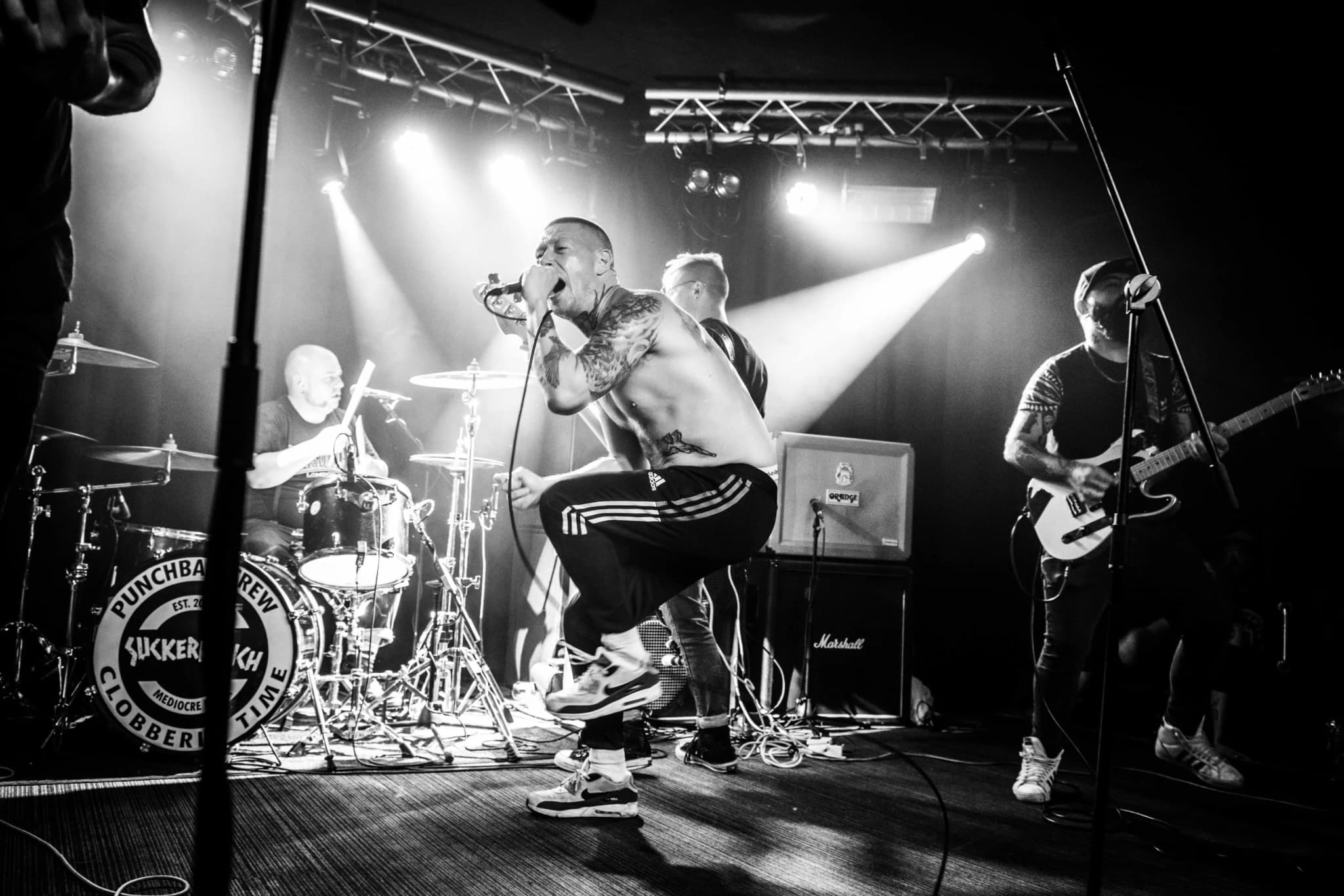 Riskee and The Ridicule (UK) + Ravebombs