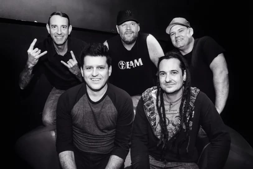 Less than Jake + Elvis Jackson ve Futurm