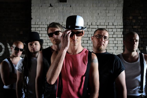 Red Five Point Star, Skaworkers, Catastrofy, V8 Wankers a Pilot Season na MS 2016