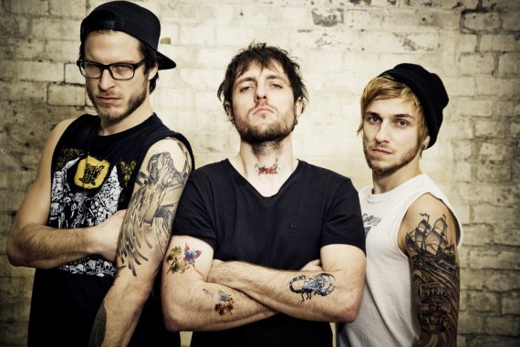Itchy Poopzkid nahradí Bombshell Rocks // Itchy Poopzkid will replace Bombshell Rocks