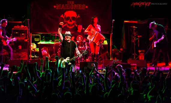The Mahones místo Down By Law // The Mahones to fill in for Down By Law